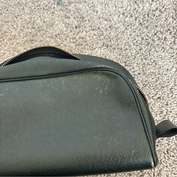 Authentic Louis Vuitton Taiga Trousse Toilette PM Clutch Bag Green - Picture 15 of 15